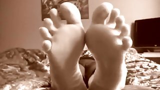 girls feet tickling